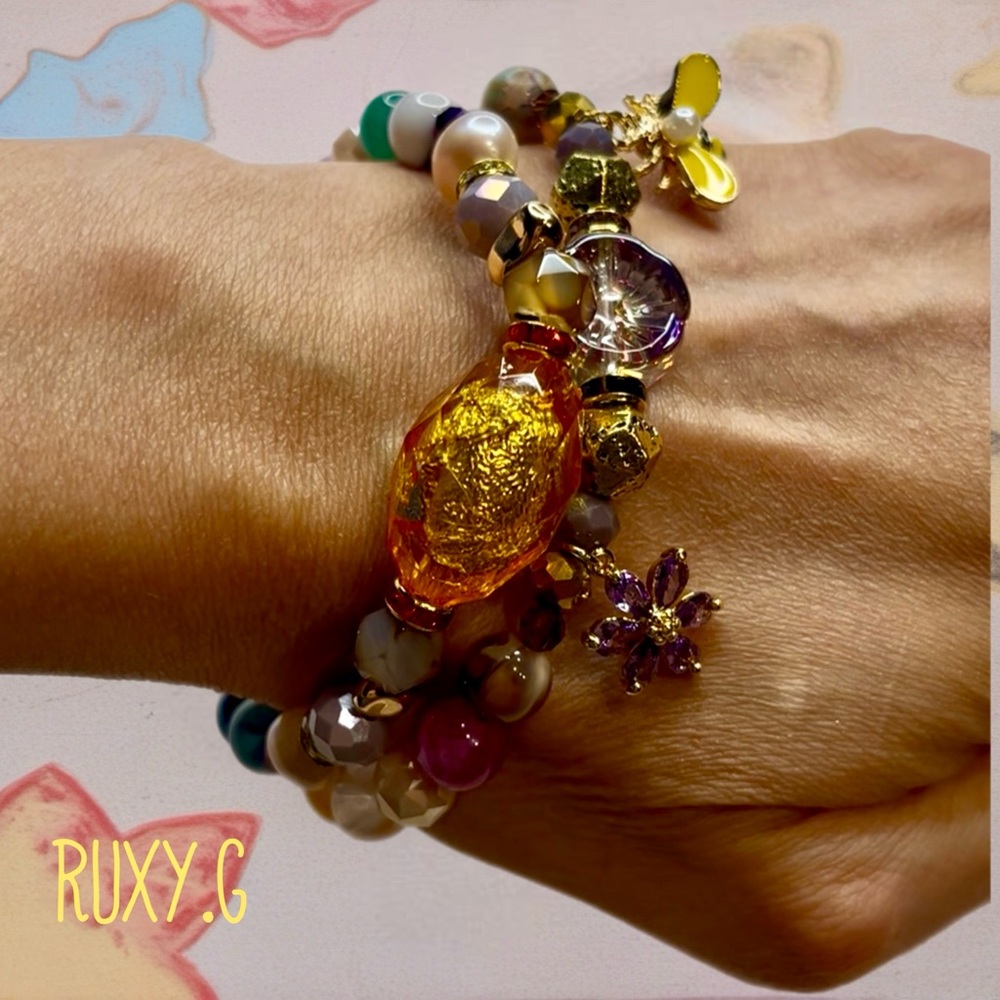 🐝 & 🌺 Multicolor Beaded Bracelet